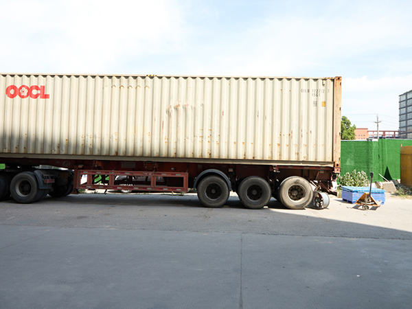 安時(shí)達(dá)-準(zhǔn)備裝柜現(xiàn)場