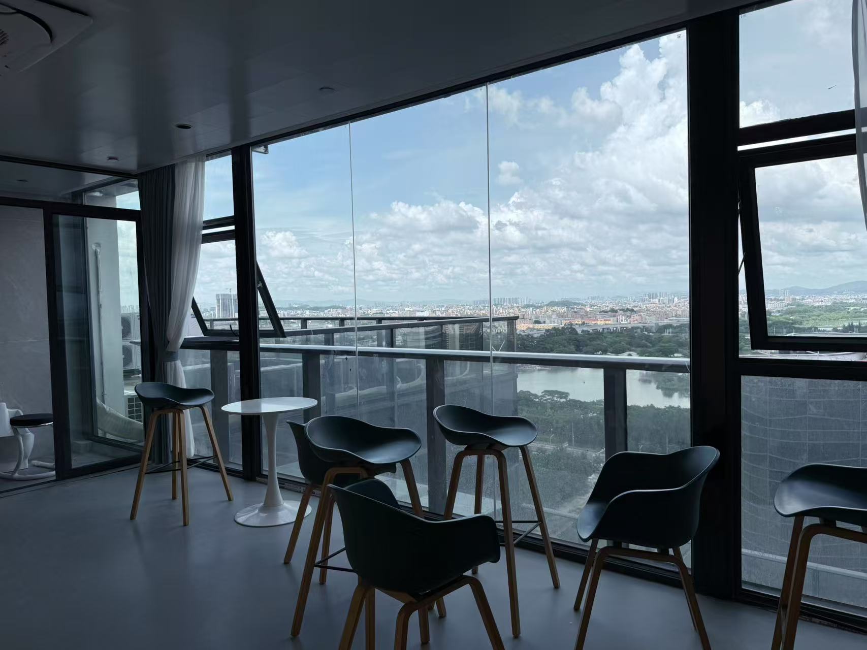 安時(shí)達(dá)公司喬遷五