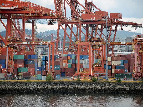 jeremyordan-shipping-3811341_1920