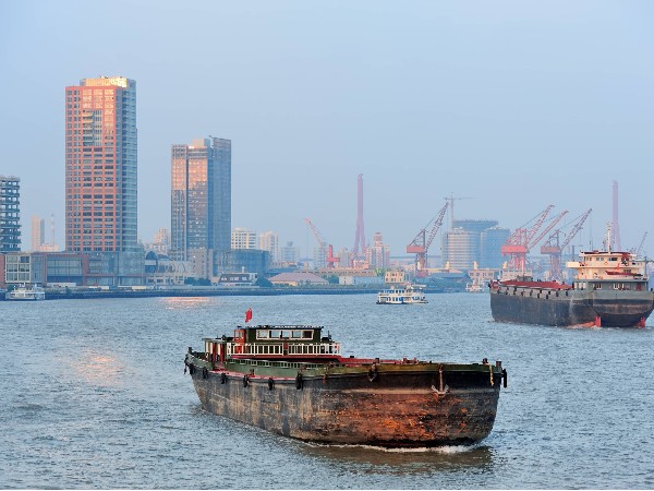 安時達迪拜海運，中國電子產(chǎn)品出口迪拜的優(yōu)勢和劣勢有哪些？